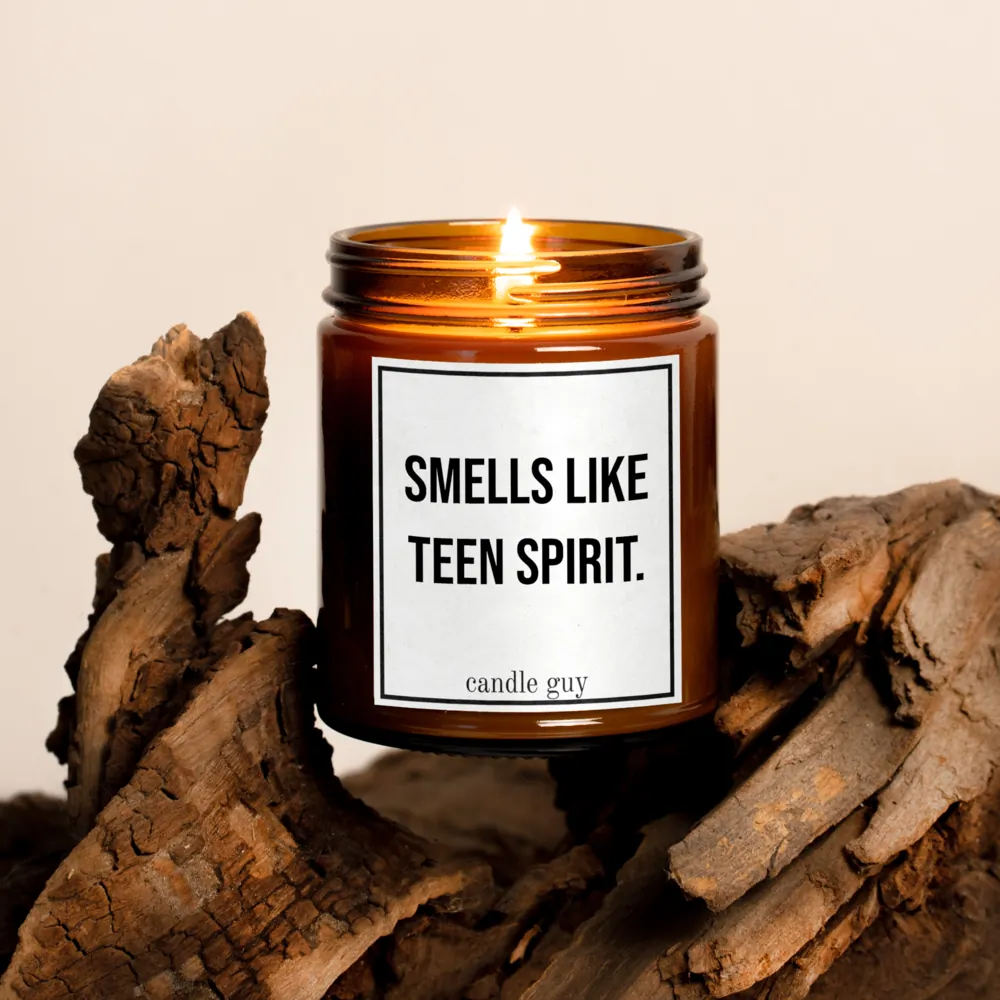 Braune Glaskerze mit Spruch "Smells like teen spirit."